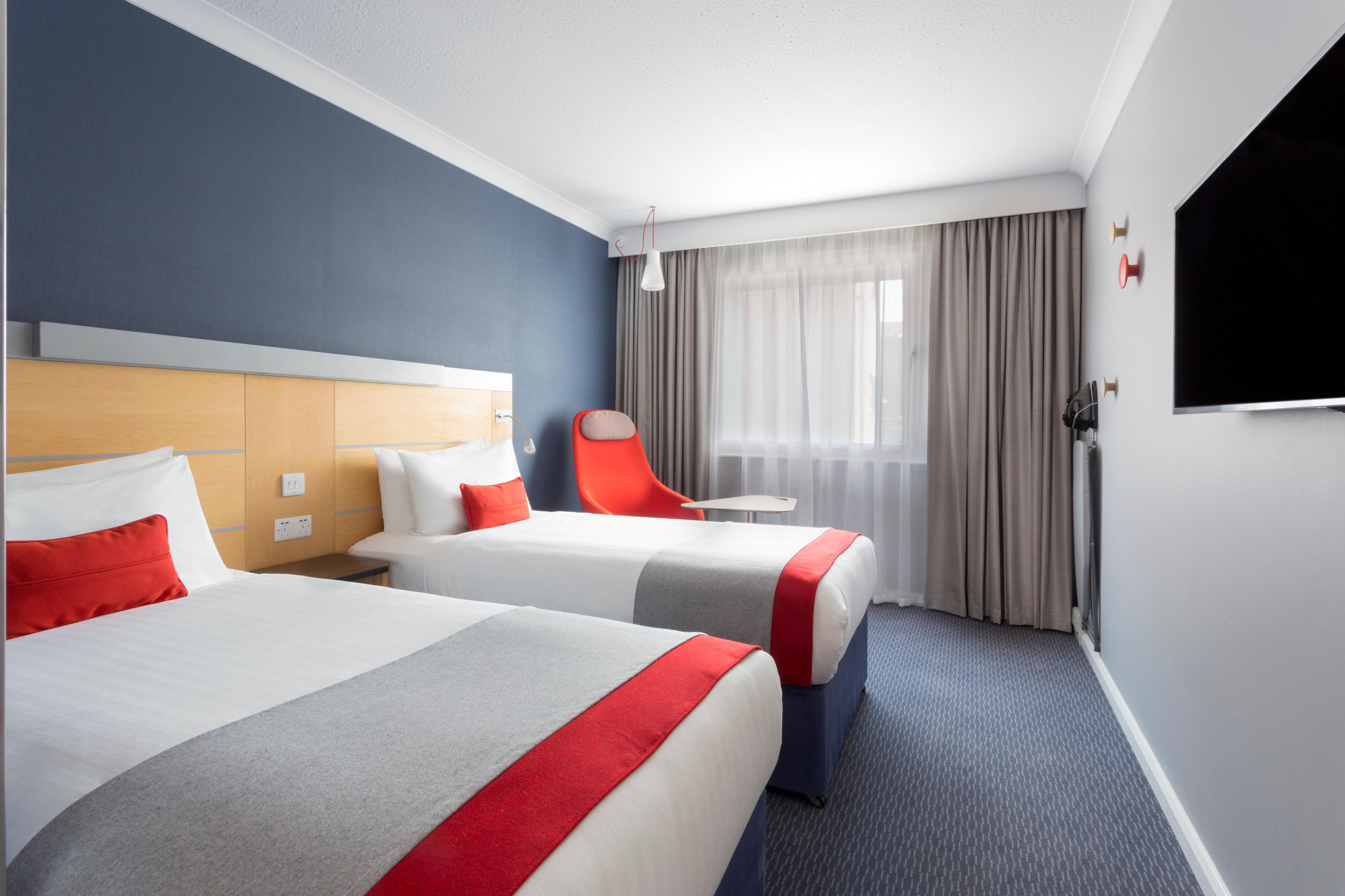 לונדון Holiday Inn Express Park Royal By Ihg מראה חיצוני תמונה
