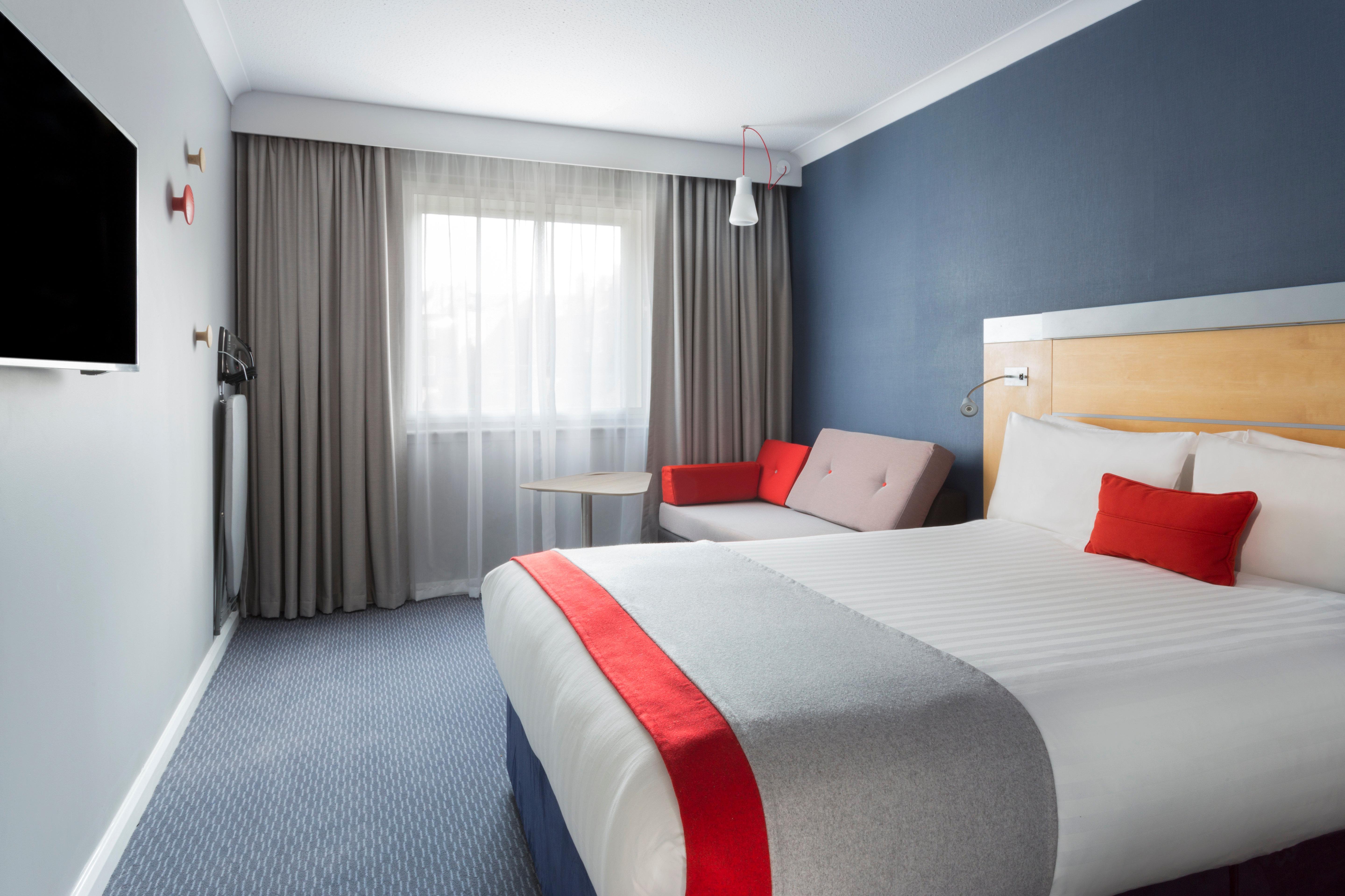 לונדון Holiday Inn Express Park Royal By Ihg מראה חיצוני תמונה