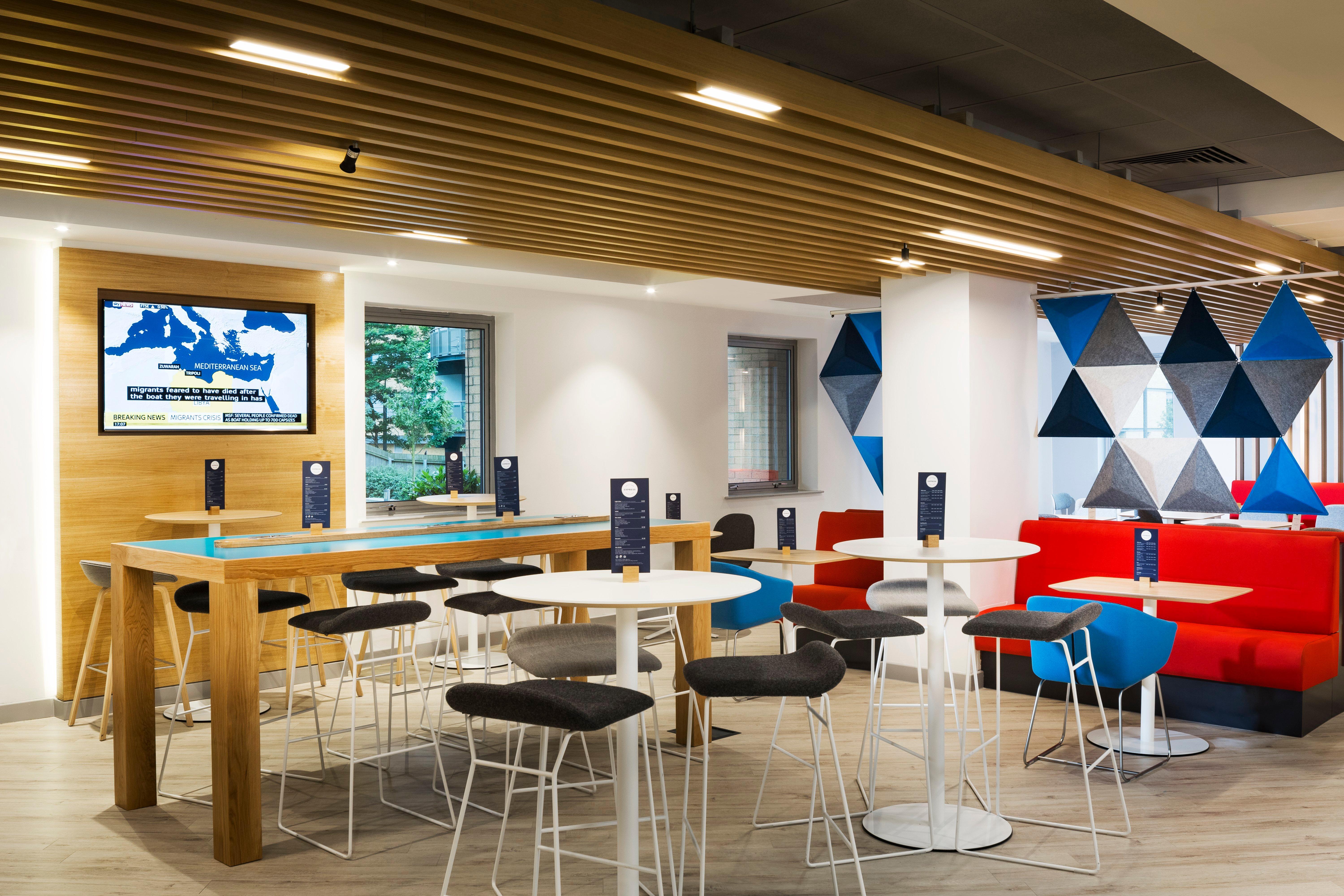 לונדון Holiday Inn Express Park Royal By Ihg מראה חיצוני תמונה