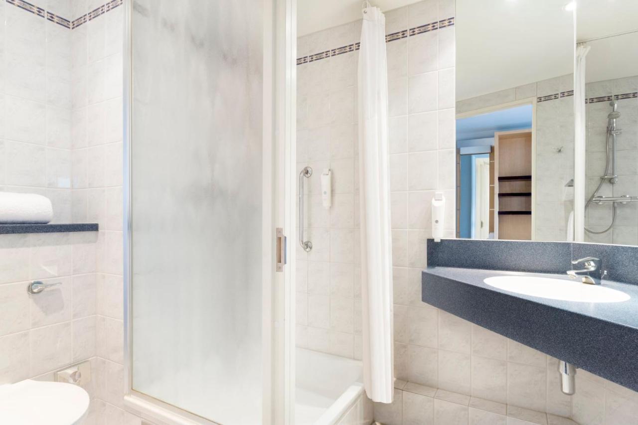 לונדון Holiday Inn Express Park Royal By Ihg מראה חיצוני תמונה