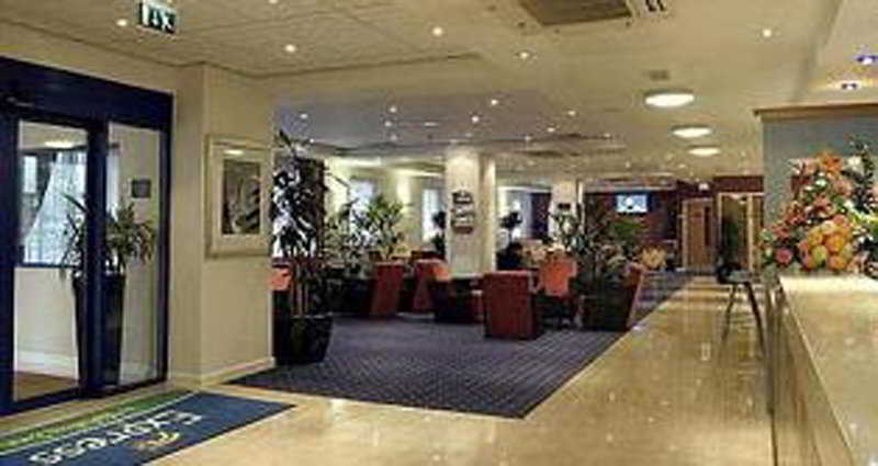 לונדון Holiday Inn Express Park Royal By Ihg מראה חיצוני תמונה