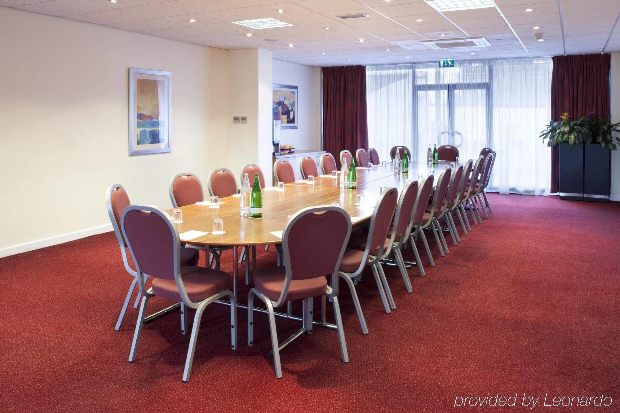 לונדון Holiday Inn Express Park Royal By Ihg מראה חיצוני תמונה